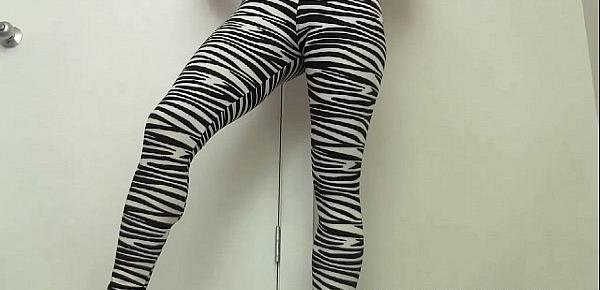  I love these hot new zebra print yoga pants JOI